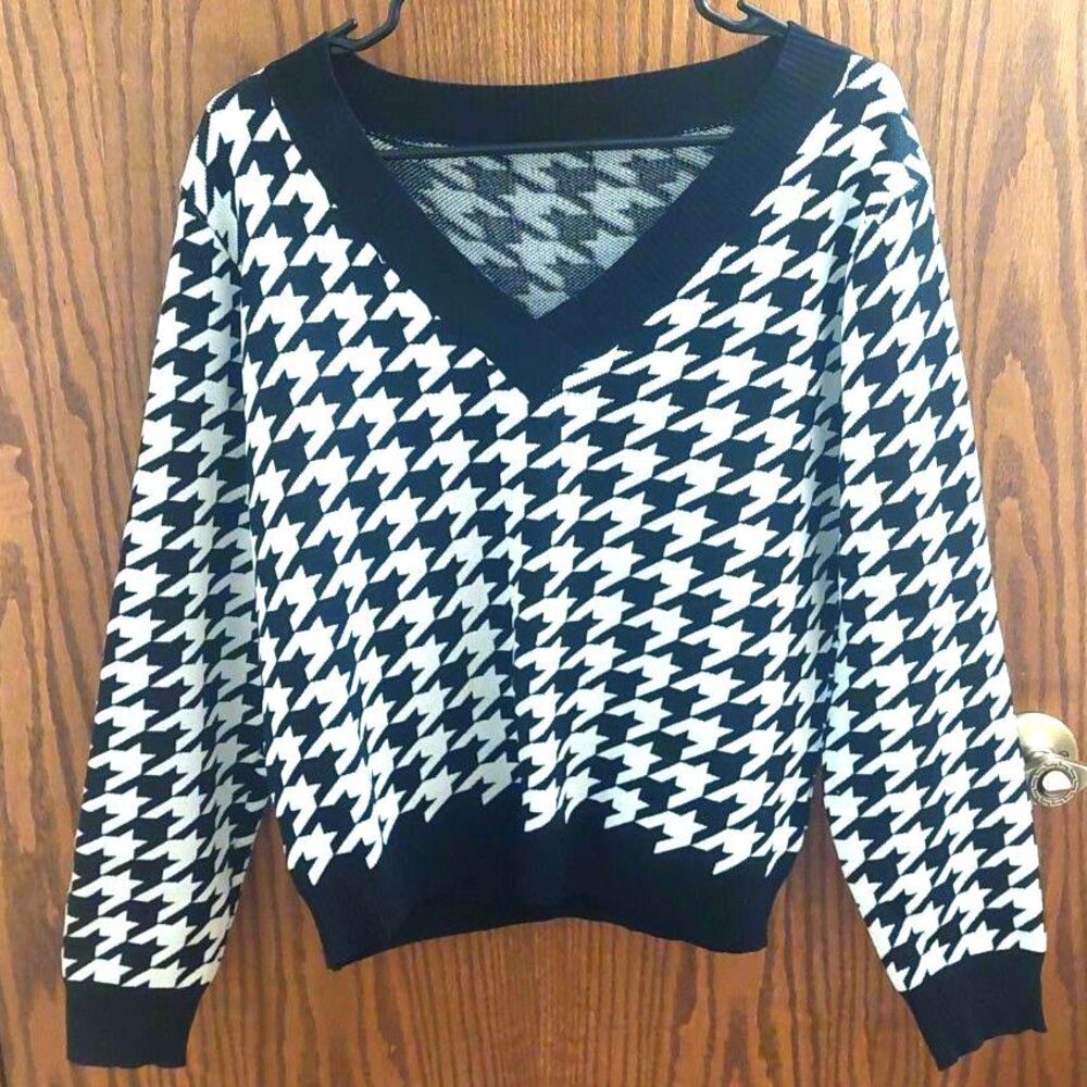Vintage Style Houndstooth Sweater Womens M L Knit Pullover Black Off-White